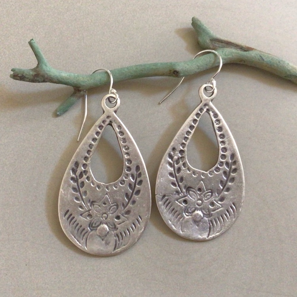 Sundance Stamped Silver Floral Teardrop Drop Earrings in Silver - Picture 4 of 11